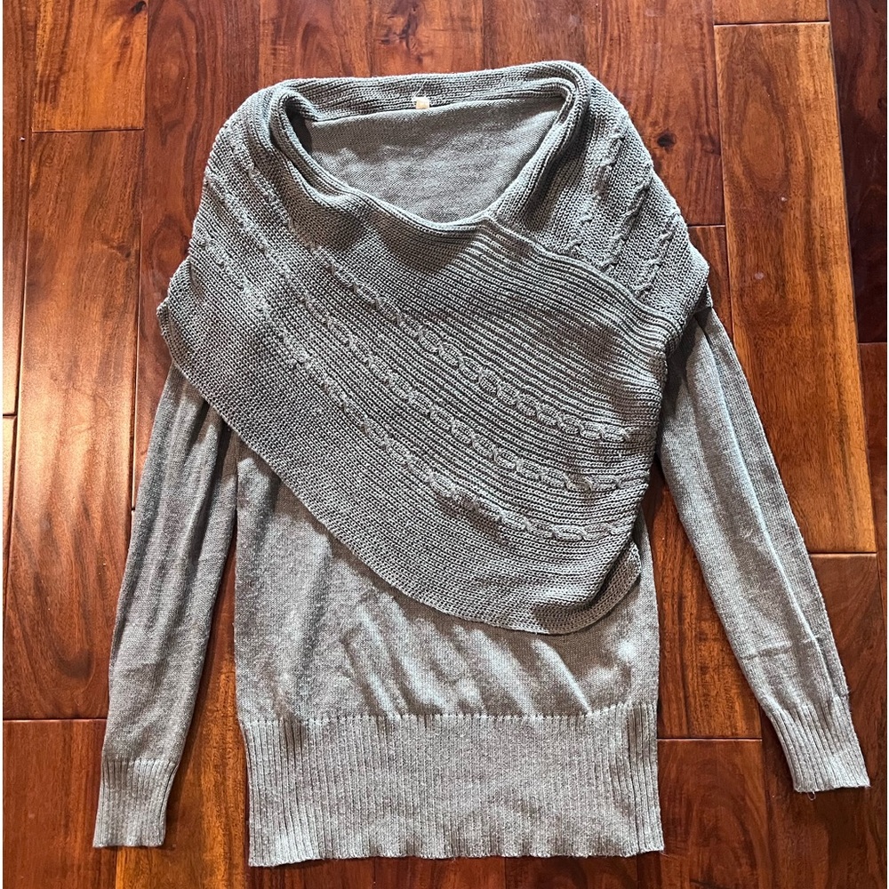 Women’s gray sweater